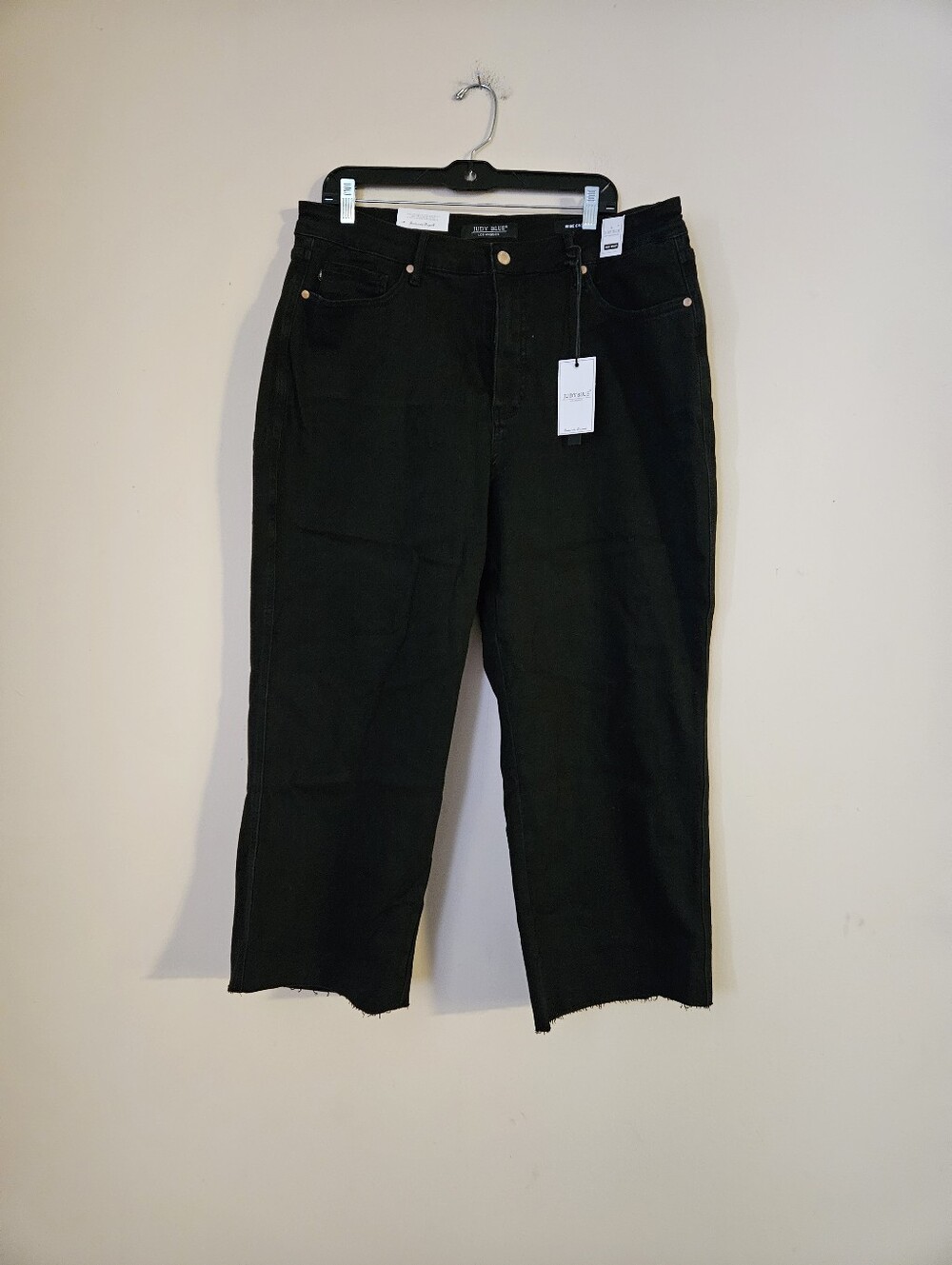 Judy Blue Women's Wide  Crop  Jeans, Size 20, Black